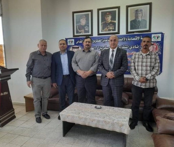 محافظ الطفيلة يطلع على برامج وخدمات المتقاعدين العسكريين