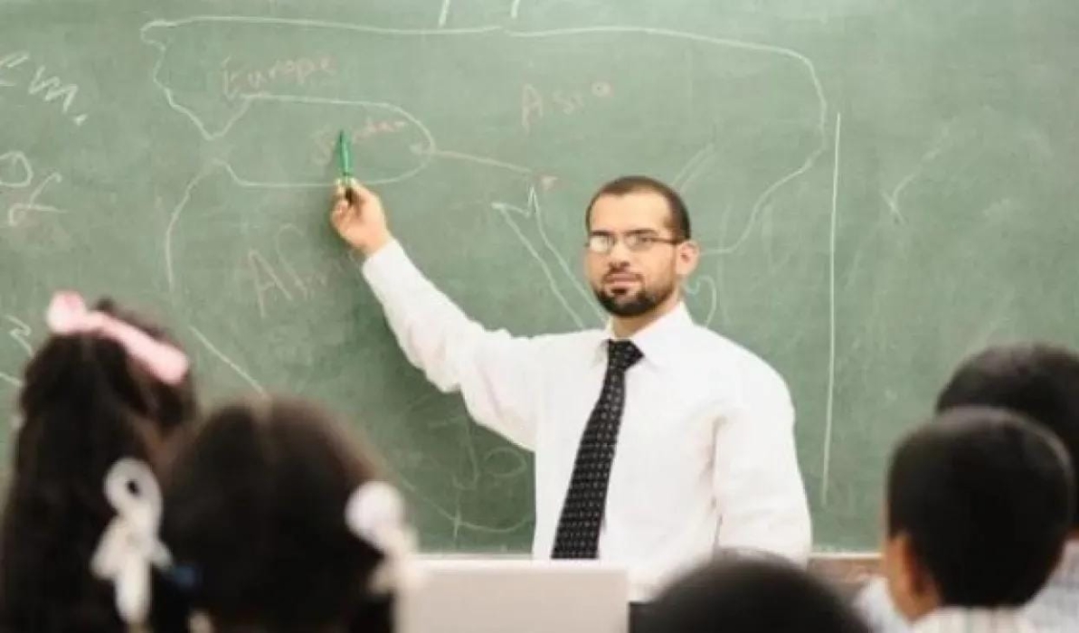 التربية تبدأ بإجراء المقابلات للمرشحين لوظيفة معلم