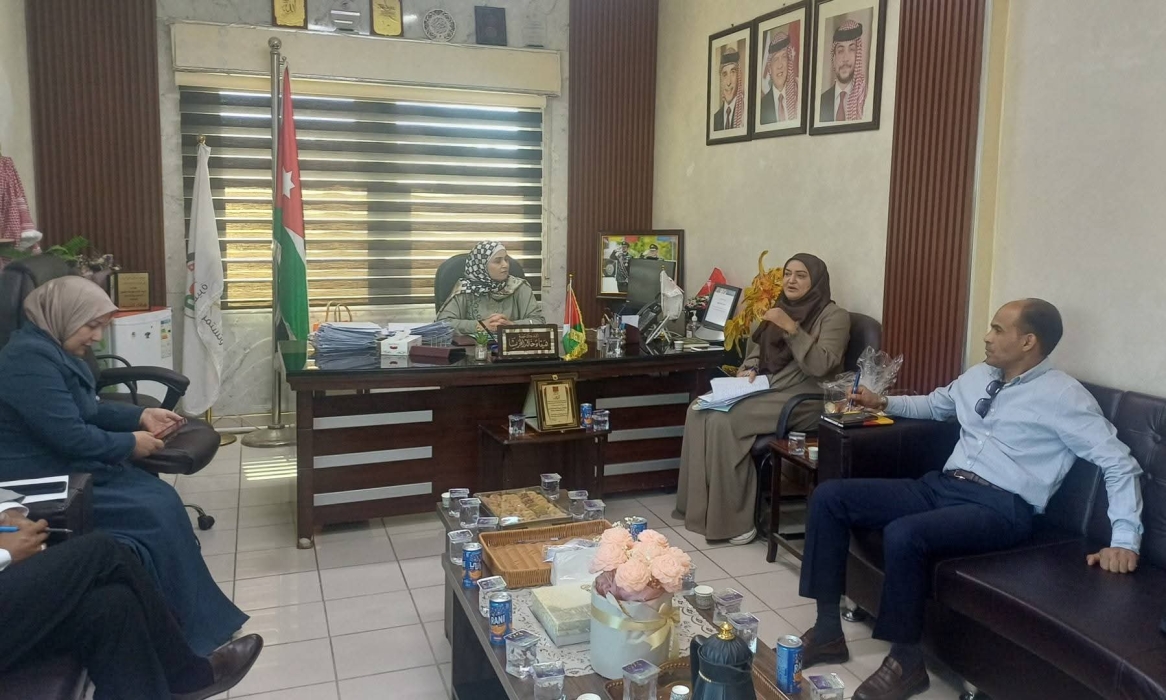 الخريشا تناقش خطة عمل فريق  التطوير التربوي للمديرية للعام الدراسي القادم 2025_2026.