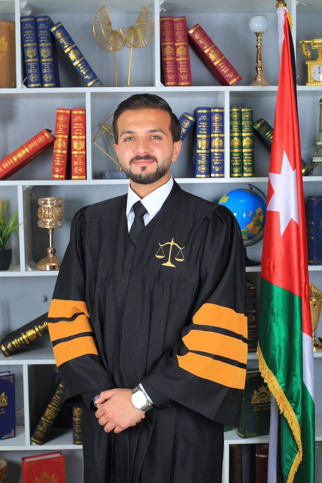 ينال نايف عليمات ينال البكالوريوس في الحقوق من جامعة آل البيت