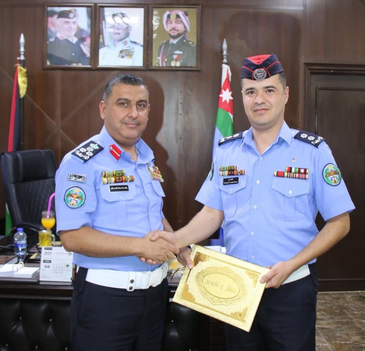 العميد العساف يكرم المهندس  الرواشدة والوكيل عبيدة