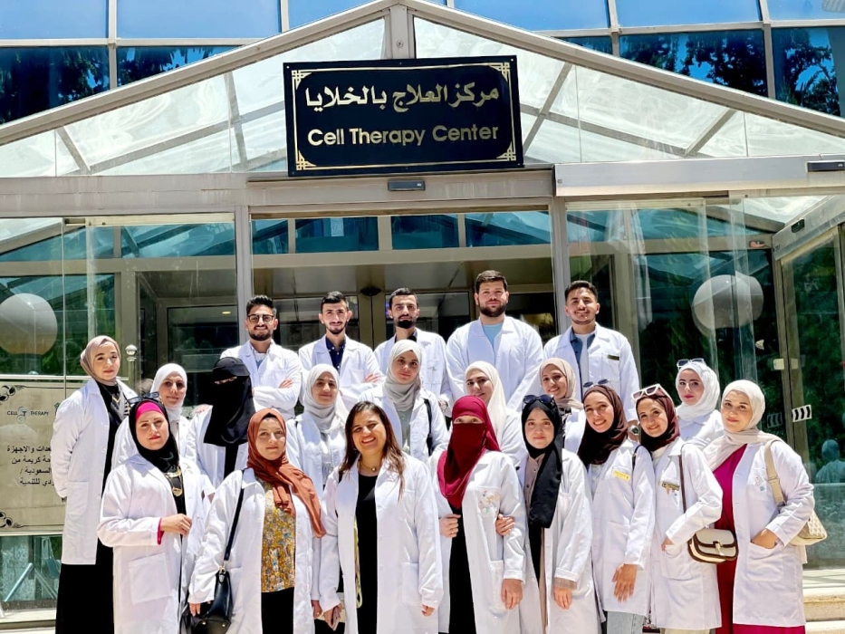 صيدلة الزرقاء تنظم زيارة علمية إلى مركز العلاج بالخلايا في الجامعة الأردنية