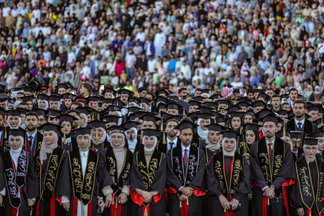 الهاشمية تأسر قلوب الخريجين وتُشعل المنصات بجمال حفل التخرج الأسطوري