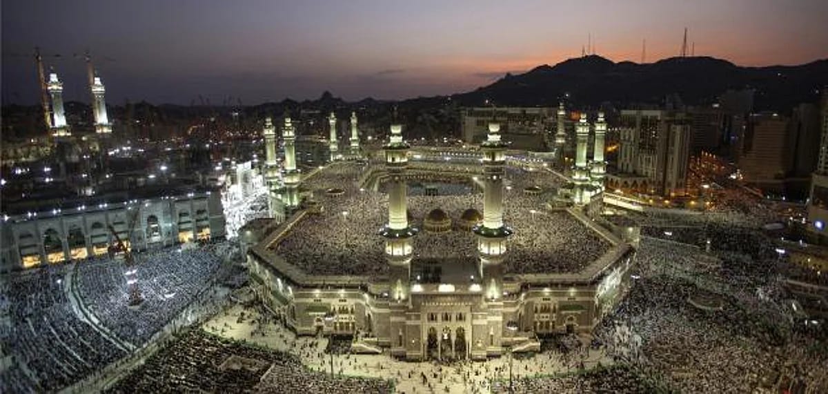 13 منارة تزيّن المسجد الحرام.. تنوّع معماري يوحّد نداء الحق