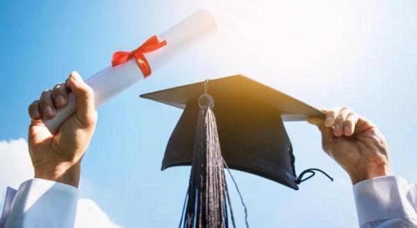 بالأسماء.. الطلبة الأوائل في امتحان الشامل 2025