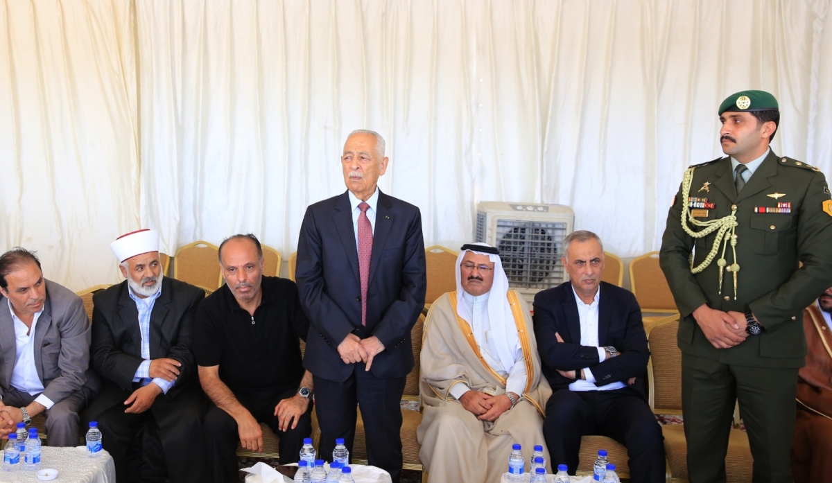 مندوبا عن الملك وولي العهد... العيسوي يعزي قبيلة بني صخر وآل قمحية...صور