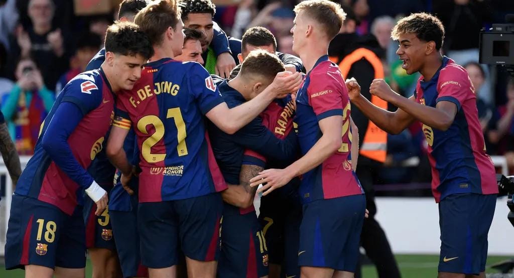 غليان داخل برشلونة بسبب شتيجن ولابورتا