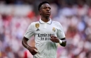 شرخ مفاجئ في علاقة فينيسيوس بريال مدريد.. إليك التفاصيل