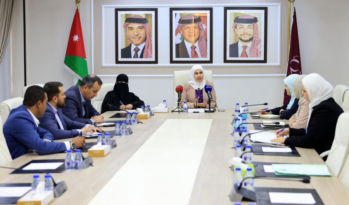 الأسرة النيابية  تناقش إجازة الأمومة للعاملات في القطاع الخاص