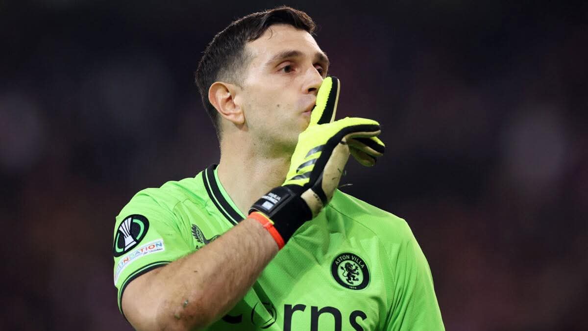 اموريم يريد ايميليانو مارتينيز في مانشستر