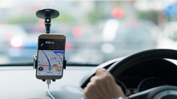 النقل البري: قرار جديد لتنظيم عمل تطبيقات النقل الذكية قريباً