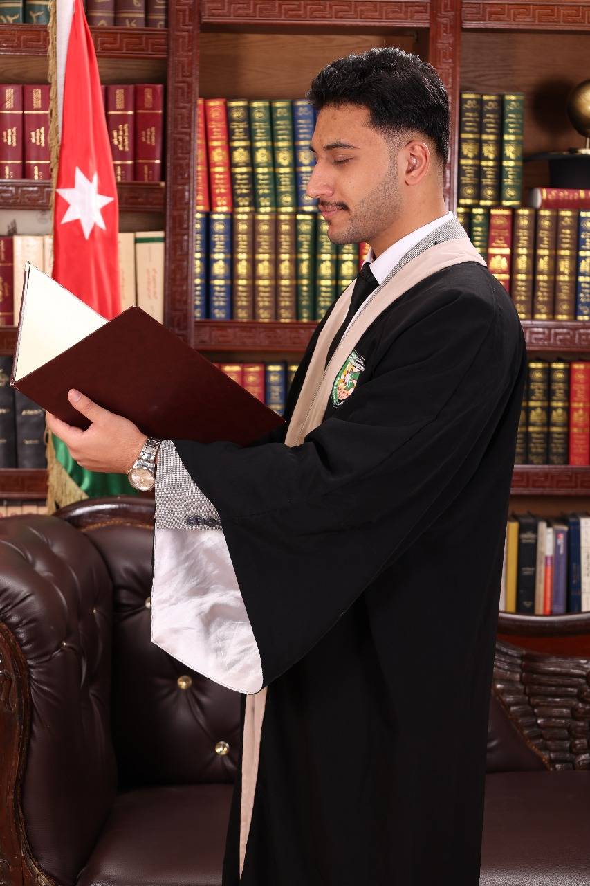 صهيب عدنان الغانم الجبور ينال درجة البكالوريوس في الذكاء الاصطناعي