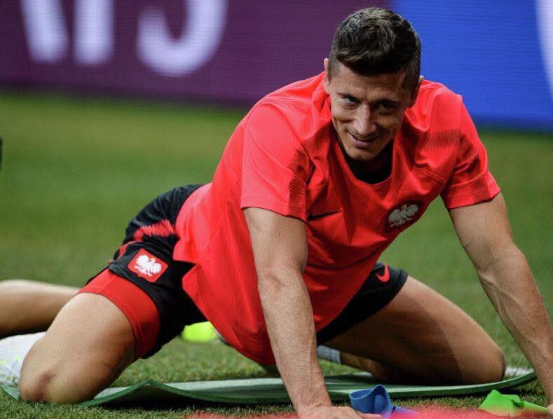 مدرب بولندا الجديد يسعى لإعادة ليفاندوفسكي الى المنتخب
