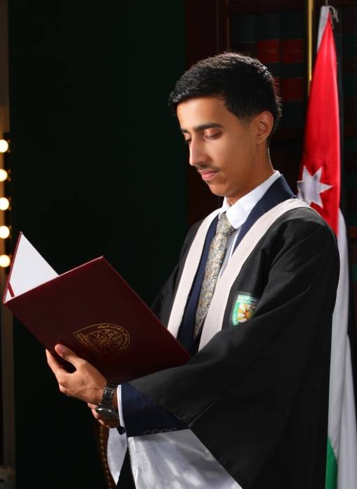 التهنئة موصولة للعميد الركن هاشم العواوده بتخرج نجله عبدالله