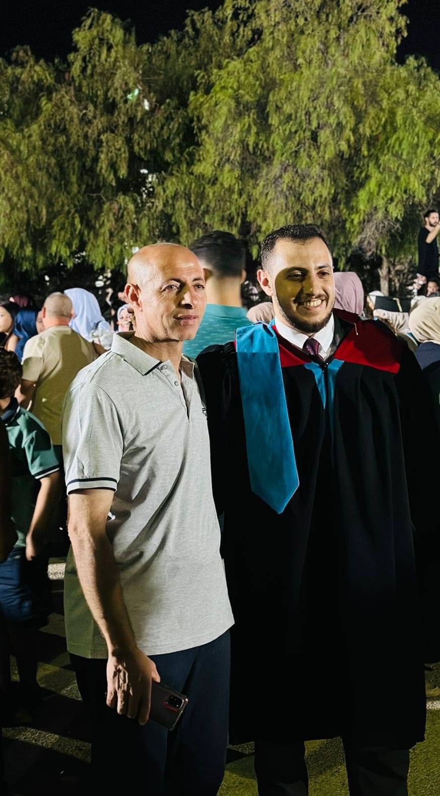 أسامة وآية حمودة ينالان درجة البكالوريوس في الطب من جامعة العلوم والتكنولوجيا