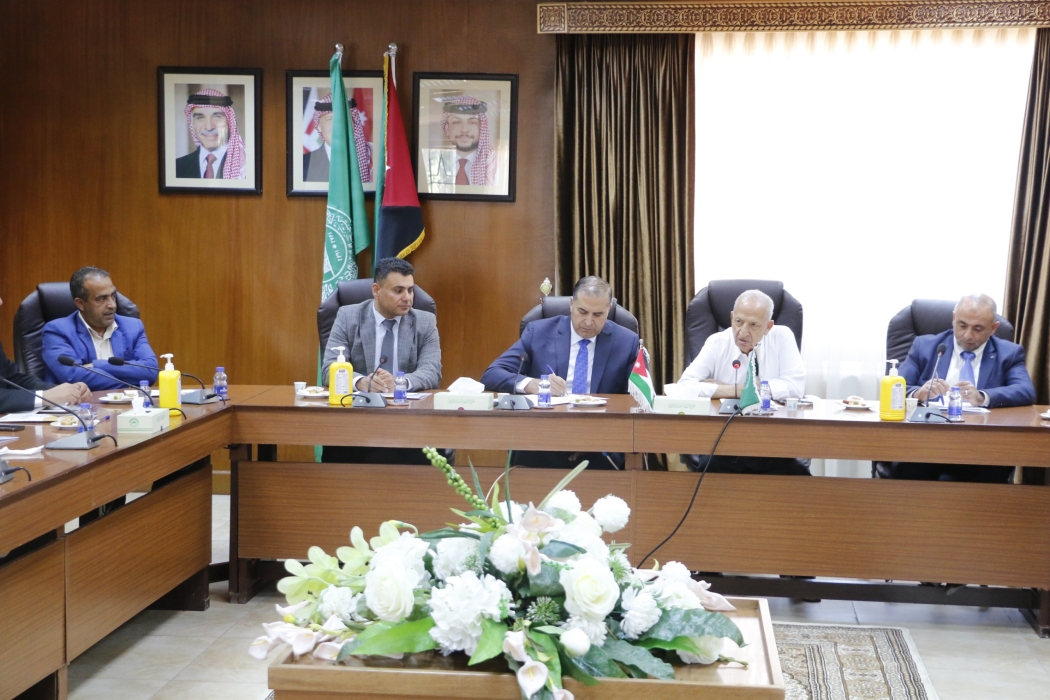 تعاون إعلامي بين المجمع ومديرية تربية لواء الجامعة الأردنية في إذاعة فُصحى.FM، لرعاية المواهب