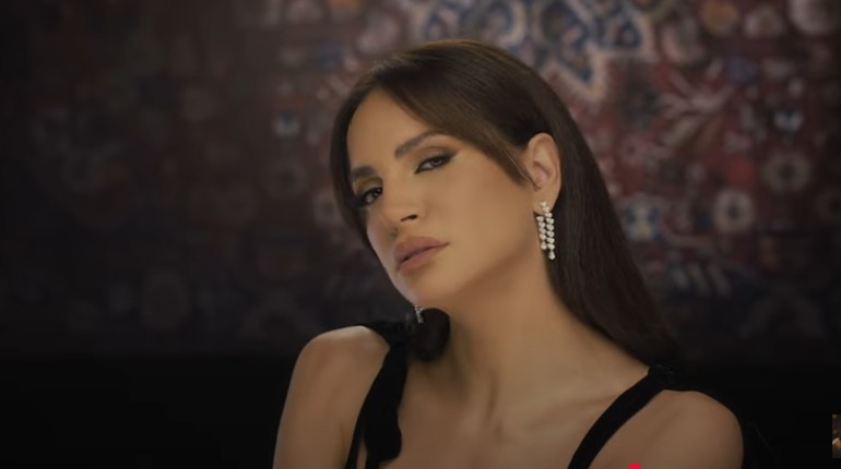 أغاني عقدة حياته ورقم واحد وخبر عاجل من ألبوم آمال ماهر تتصدر تريند يوتيوب
