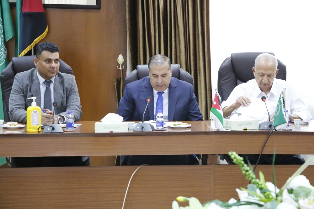 البخيت والشوابكة يُعلِنان بدء الشراكة الإبداعية والعلمية لإبراز المواهب الأدبية والثقافية لدى طلبة لواء الجامعة.