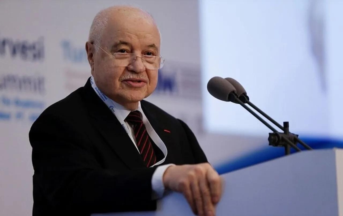 ابو غزالة يرد على إلغاء ترخيص شركته في سوريا