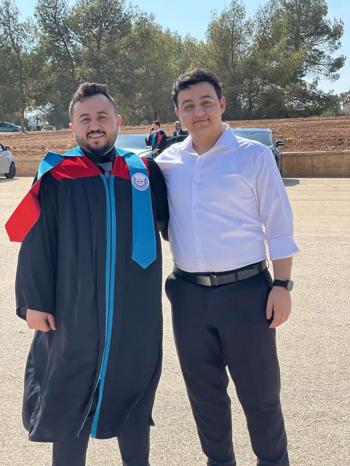 تهنئة وتبريك بمناسبة تخرج  بني ياسين من جامعة العلوم والتكنولوجيا  بتخصص الطب البشري