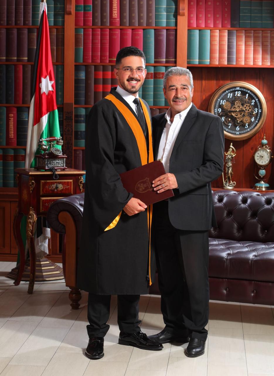 تهنئة بتخرج علي محمد الدراوشة من كلية الحقوق في الجامعة الأردنية