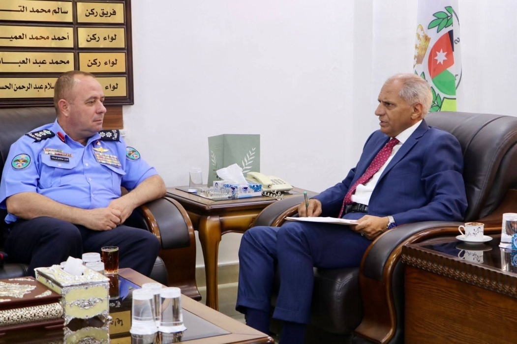 الرقاد يستقبل مدير إدارة شؤون المتقاعدين في الأمن العام العقيد فاضل فريحات.