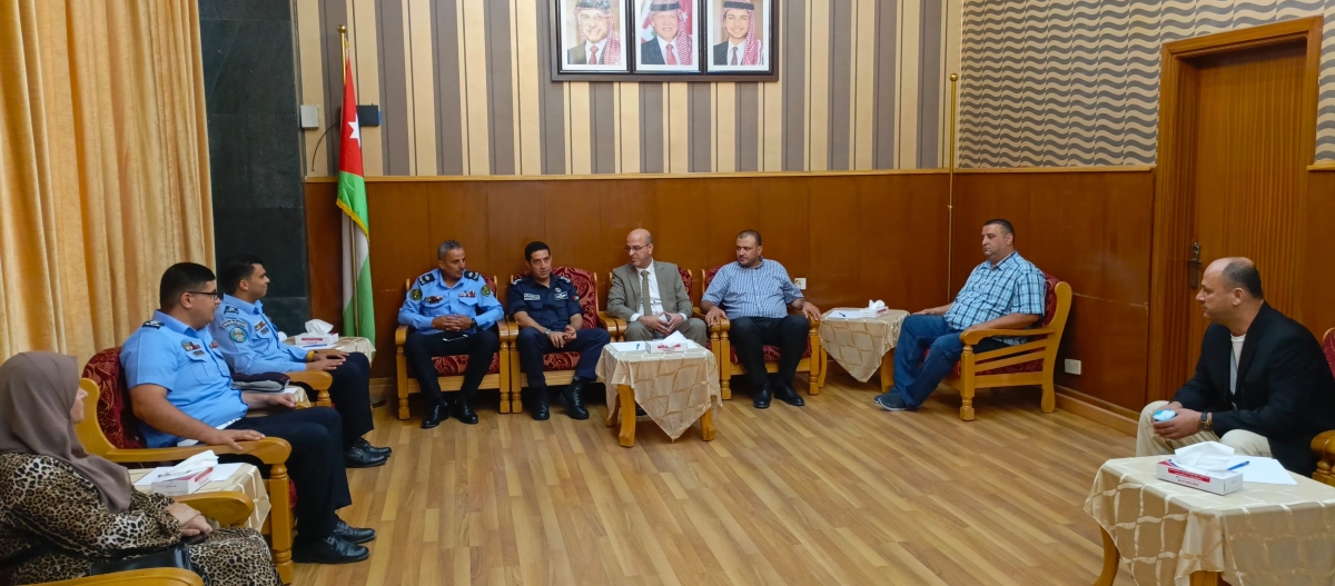مدينة الحسن للشباب تعقد اجتماعاً تنسيقياً موسعاً لمناقشة الواقع المروري في ساحاتها