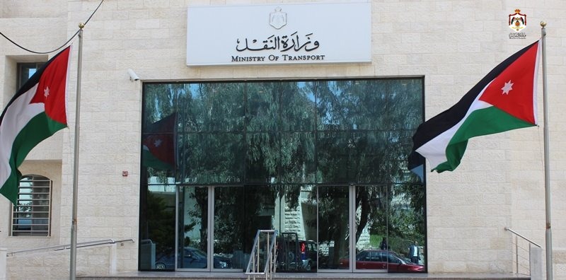 النقل تتابع الاستعدادات النهائية للافتتاح الرسمي لخطي السلط – عمان والكرك – عمان