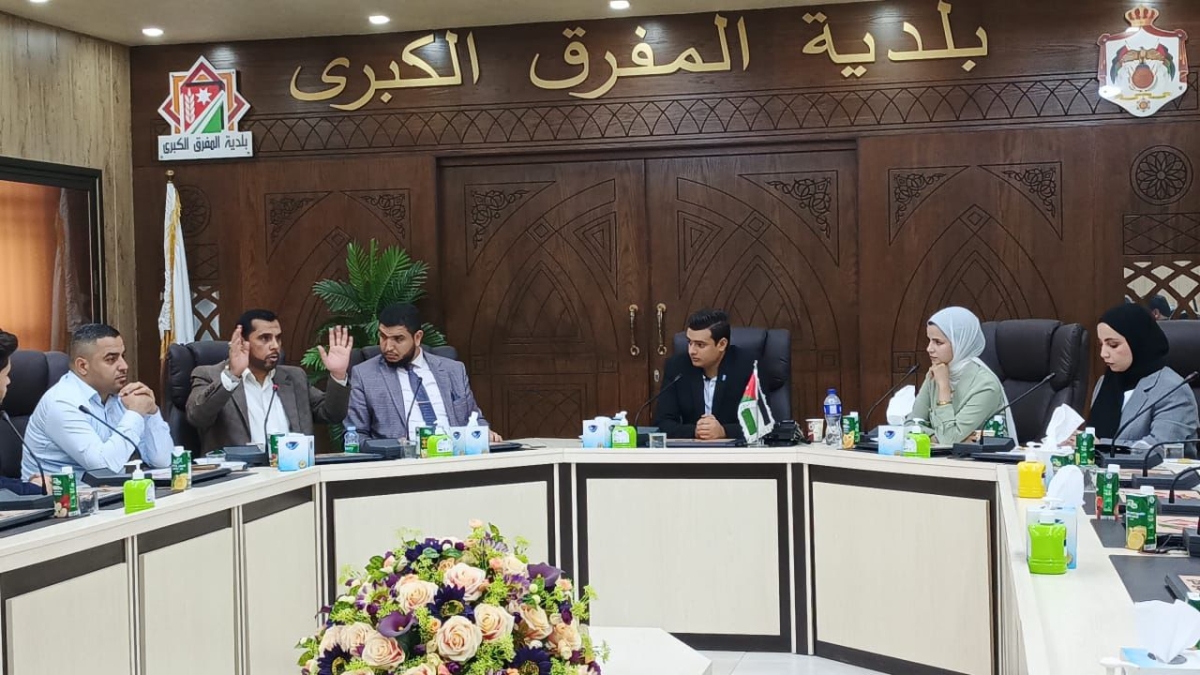 جلسة حوارية في المفرق تؤكد على دور الشباب في تعزيز المواطنة وتماسك الجبهة الداخلية ـ صور