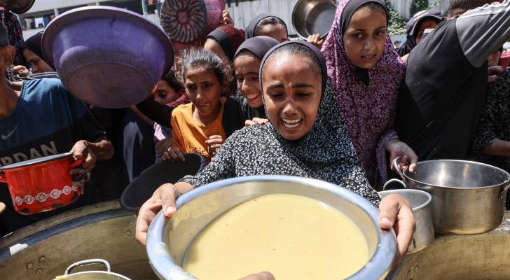 تحذير من مقتلة جماعية مرتقبة بحق أطفال غزة وسط تفاقم أزمة الغذاء والدواء