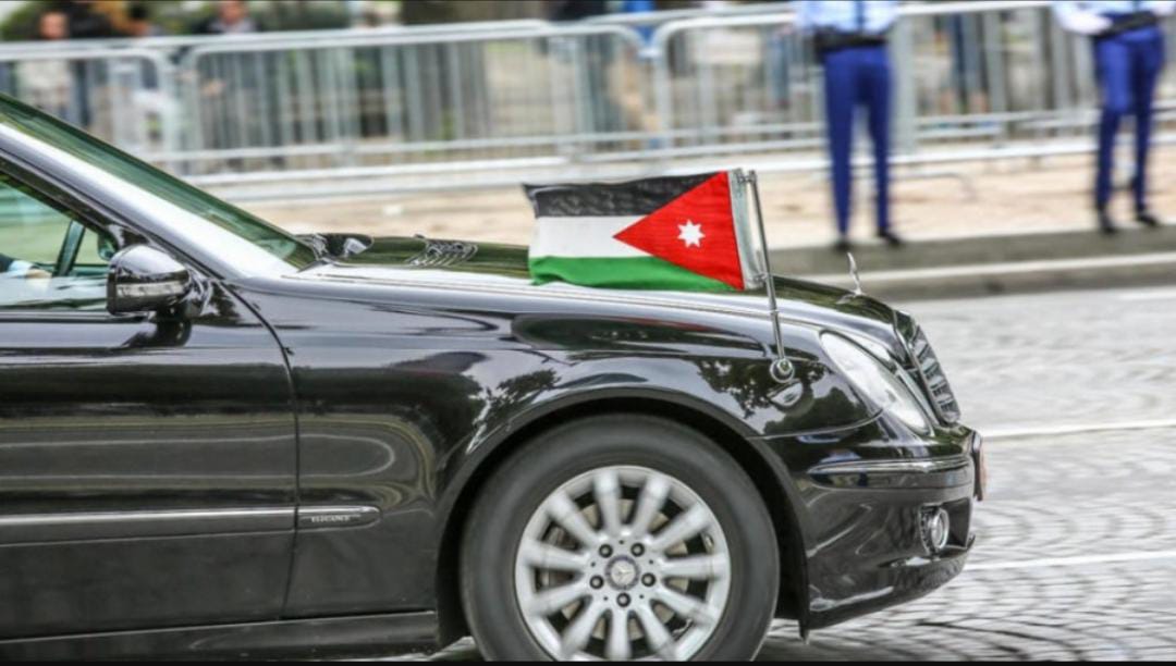 رقم سيارة رئيس الوزراء يُعرض للبيع ويُشعل مواقع التواصل!