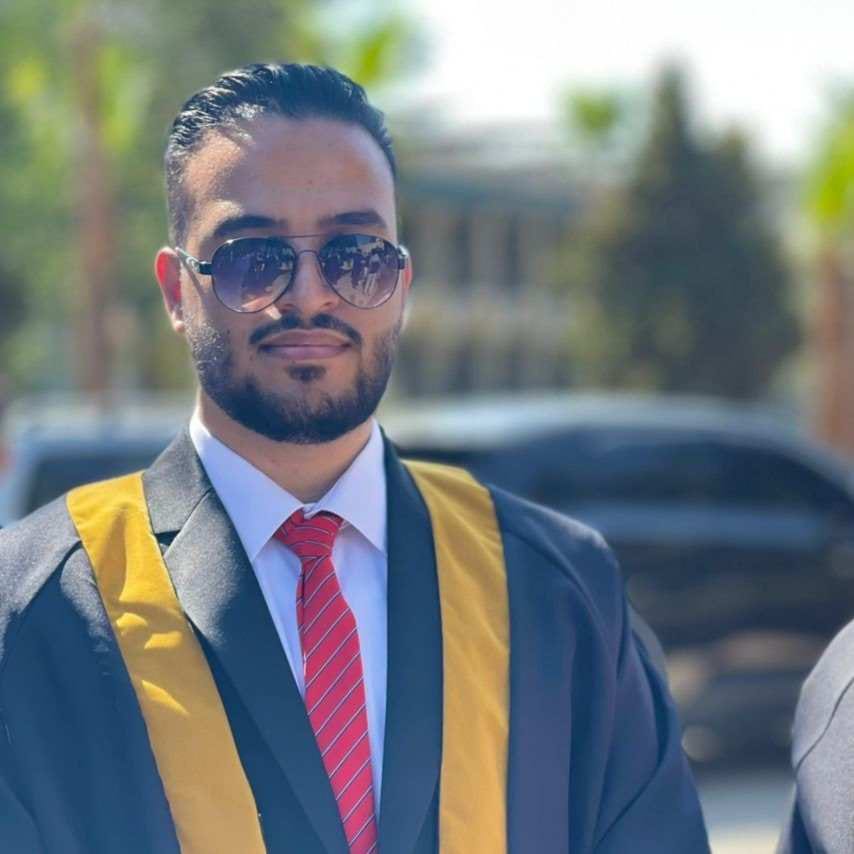 العفيشات ينال شهادة البكالوريوس في القانون من الجامعة الأردنية