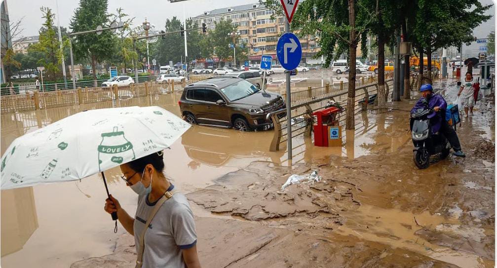 إجلاء أكثر من 4 آلاف شخص بعد اشتداد الأمطار الغزيرة حول العاصمة بكين