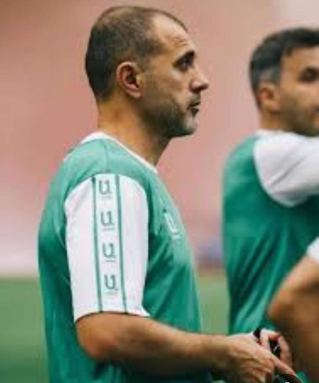 المدرب الوطني هايل يلتحق بمعسكر العربي الكويتي في أبو ظبي