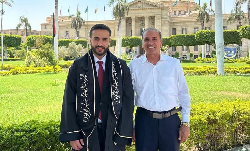 الشيخ عودة الطحان الزبون يهنئ رجل الأعمال سليم الطحان الزبون بتخرج نجله الدكتور مهند في طب الأسنان