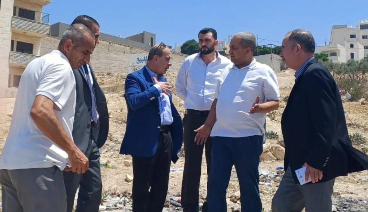 وزير الإدارة المحلية يتفقد مناطق بلدية عين الباشا