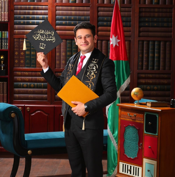 الطالب محمود عارف المقيطي يحصد تقدير امتياز في تخصص القانون من جامعة الحسين بن طلال
