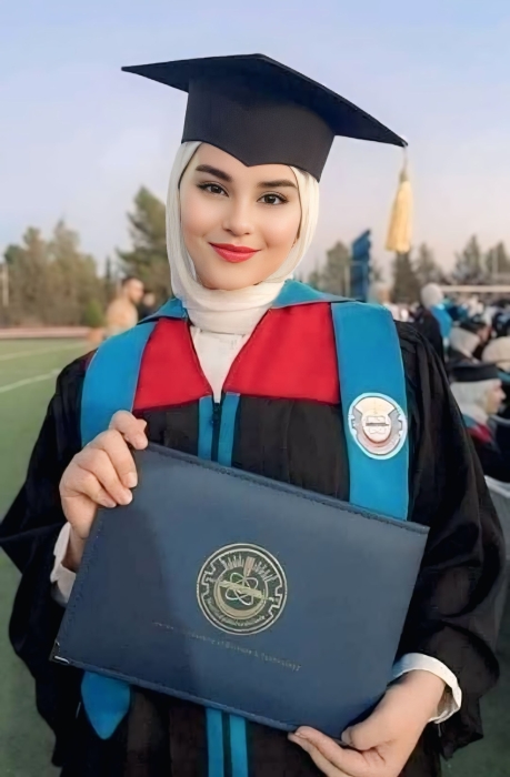 شهد متعب الصقار تنال البكالوريوس بتقدير جيد جداً