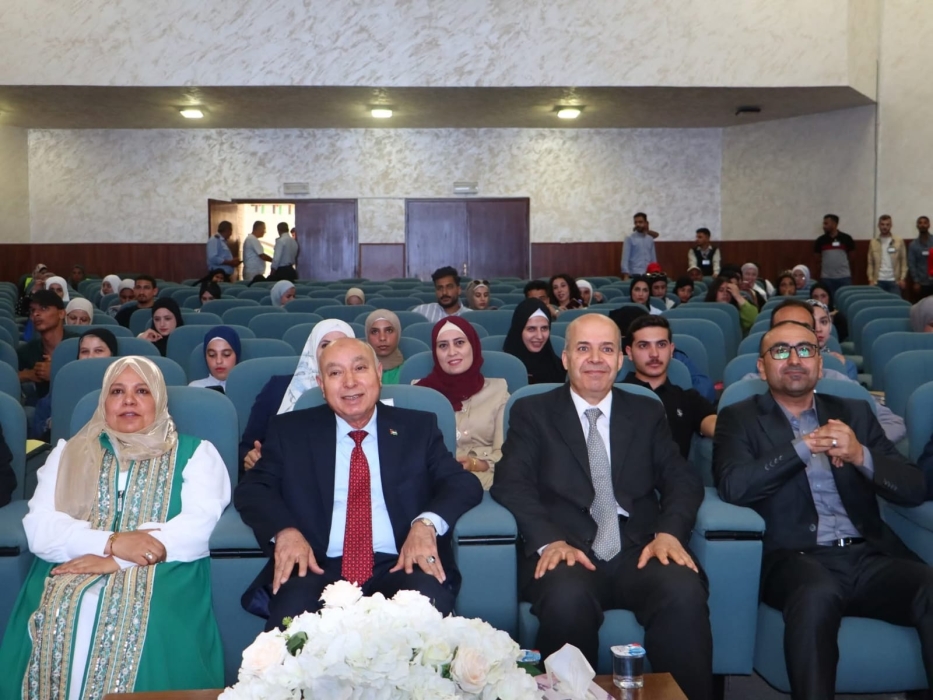جامعة مؤتة – النعيمات يرعى اليوم العلمي لكلية الآداب .