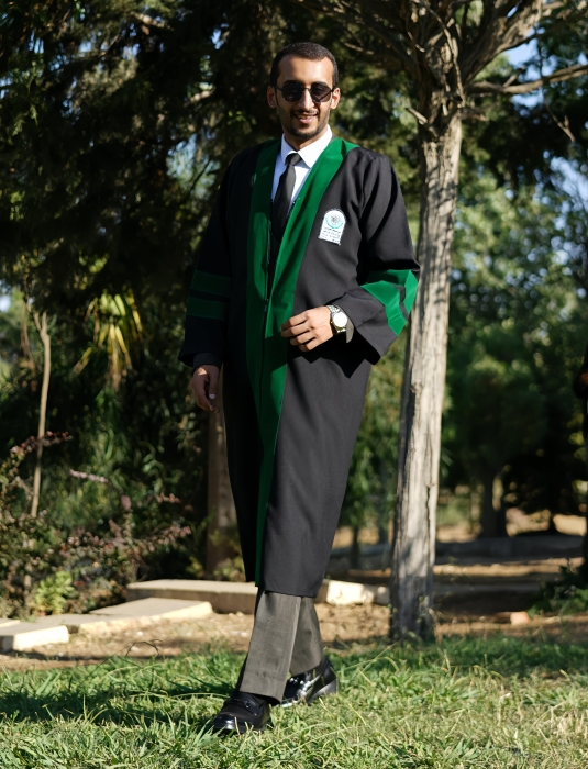 عبدالله السلامات يتخرّج من الجامعة