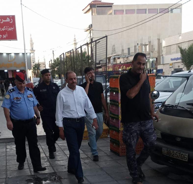 بلدية معان الكبرى تستعد لحملة إزالة التعديات بعد جولة ميدانية في السوق التجاري