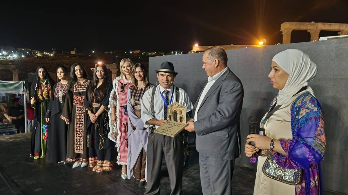 بلدية جرش تكرم الفنانين التشكيليين وتحتفي بالتراث ضمن  مهرجان جرش 39  صور
