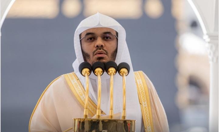 الشيخ الدوسري في خطبة الجمعة: التقنية نعمة عظيمة وسلاح ذو حدين.. ودواء الإدمان الرقمي في العزلة القصيرة