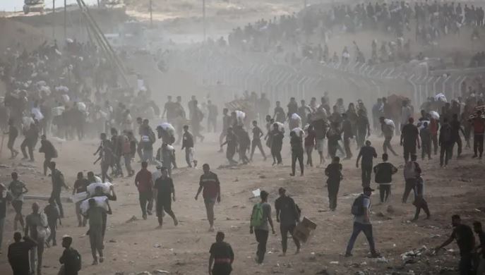 تقرير.. صرف 10 فقط من المساعدات الأميركية لغزة وسط صعوبات في توزيعها