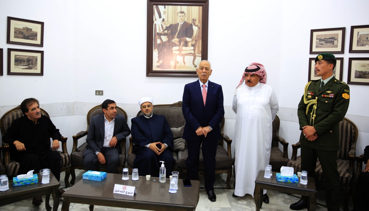 مندوبا عن الملك وولي العهد... العيسوي يعزي  الزعبي  والأمير والمعادات والدلاهمة...صور
