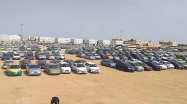 الحكومة تتجه لتخفيض مدة الاحتفاظ بالمركبات المحجوزة بسبب المخالفات