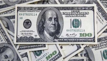 الدولار يتراجع مع تزايد احتمال خفض الفائدة