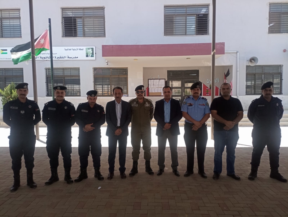 مدير تربية لواء الموقر يواصل جولاته التفقدية لقاعات الثانوية العامة ويُشرف على سير امتحان تاريخ الأردن