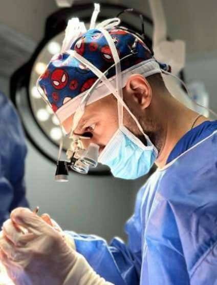 ثورة في عالم التجميل.. د. عمرو أيمن يبتكر تقنية لشد الوجه بدون جراحة أو جروح