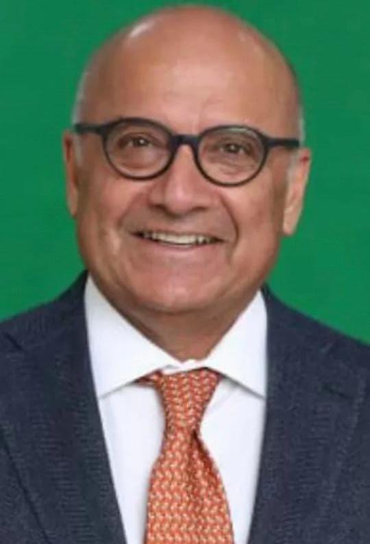المعايعة يكتب الأستاذ الدكتور فيصل الفياض في ميزان التقدير والتميز لإختياره عضوا جديدا في قاعة مشاهير جراحة وطب الشبكية العالمية تقديراً لإنجازاته العلمية